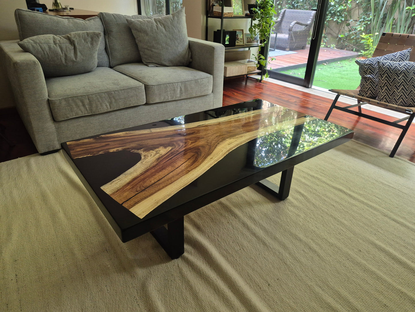 MESA DE CENTRO RESINA Y PAROTA